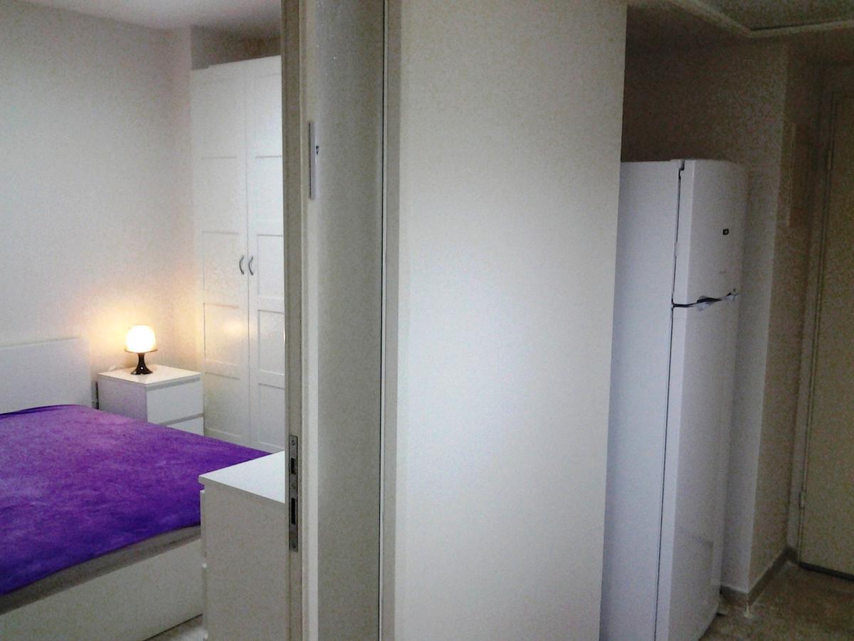 イスラエル ハイファ アパートメンツ 部屋 写真